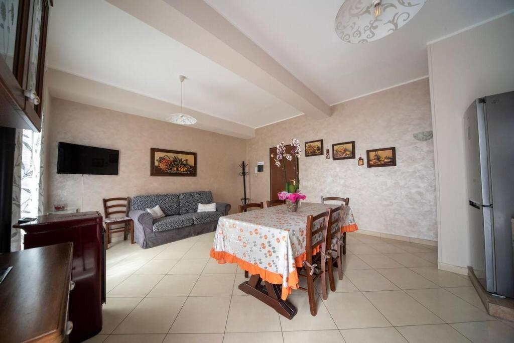 Casa Vacanze Il Fischio Del Vento Zafferana Etnea Ngoại thất bức ảnh