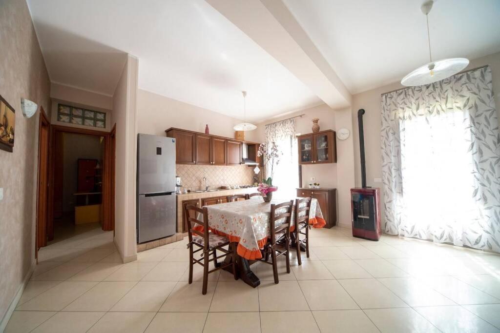 Casa Vacanze Il Fischio Del Vento Zafferana Etnea Ngoại thất bức ảnh