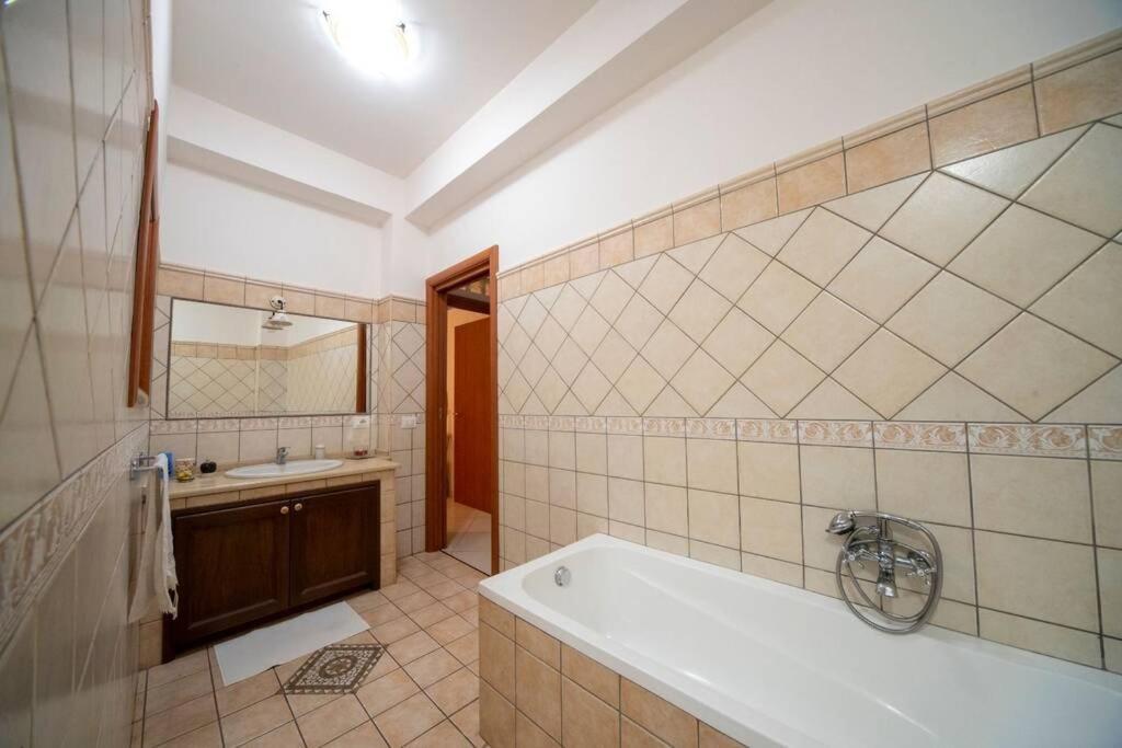 Casa Vacanze Il Fischio Del Vento Zafferana Etnea Ngoại thất bức ảnh